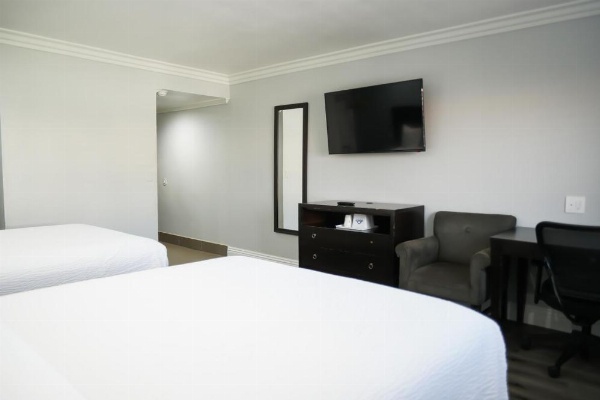 Days Inn by Wyndham West Covina image 65